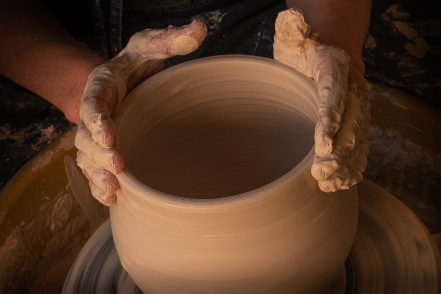 Фото изготовления глиняной вазы