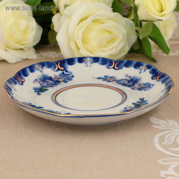 Подарок для дома посуду. Фамильная посуда компания. Магазин керамики керамисса в нижнем новгороде. Сервировка праздничного стола. Сеть магазинов посуды.