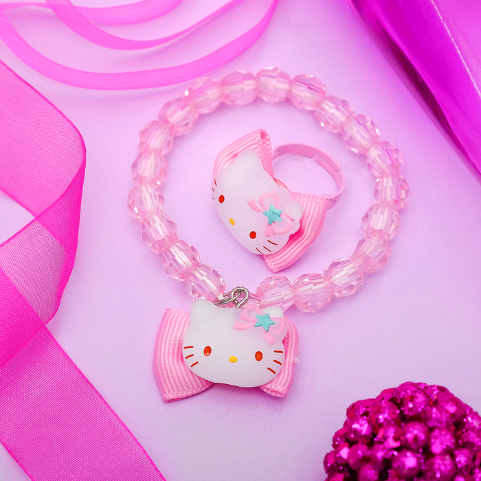 Hello kitty украшения. Бижутерия с Хеллоу Китти. Бусы с Хеллоу Китти. Колечки Хэллоу Китти. Детские бусы с Хеллоу Китти.