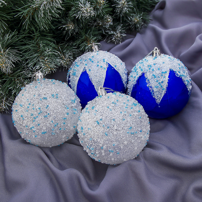 Синие шары на елку. Синие новогодние шары. Голубые новогодние шары. Елка с синими шариками.