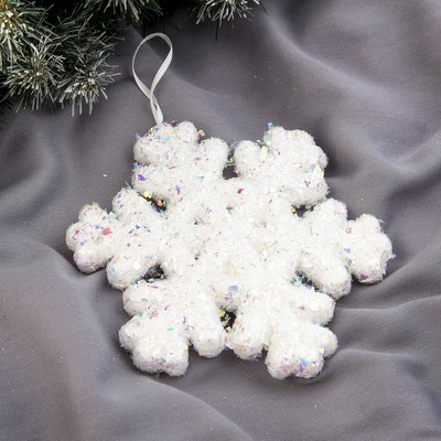 пушистыми снежинками число. много снежинок. снежинки декоративные для одежды. серебряные снежинки. украшение "снежинка", 3 штуки.