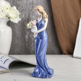 Souvenir "Lady with bouquet"