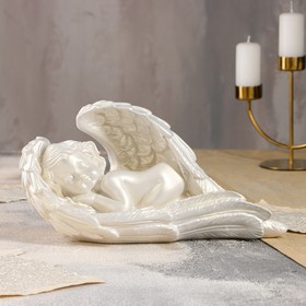 Статуэтка "Ангел в крыле", перламутровая, 17 см