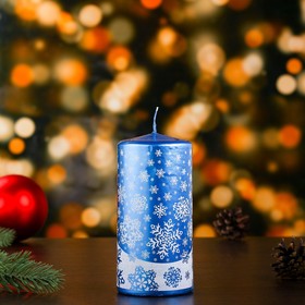 Свеча-цилиндр новогодняя "Новогодние узоры №4", 12,5х6 см, 35 ч, 275 г, голубая с белым