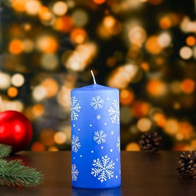Свеча-цилиндр новогодняя "Снежинки", 12,5х6 см, 35 ч, 275 г, синяя с белым