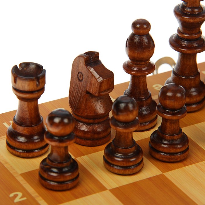 Игра настольная «Шахматы» деревянные, поле складное 24х24 см