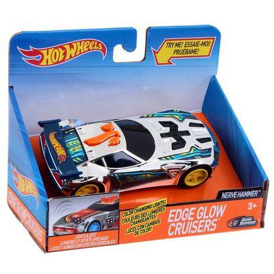 Hot wheels 13. Светящаяся машинка хот Вилс. Машинка hot Wheels светящаяся. Машинка хот Вилс со светящимися колесами. Хот Вилс светящиеся в темноте.