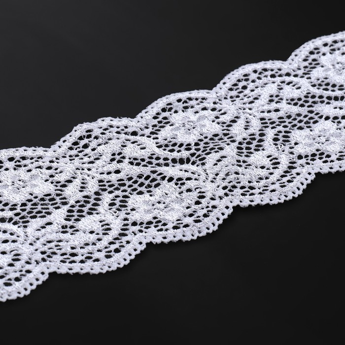 тянущееся кружево