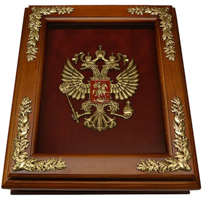 Деревянная ключница с гербом России настенная