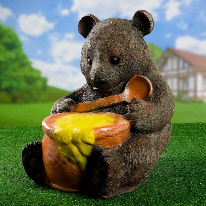 Мишка с медом: чарующая садовая фигура вместе с Медвежатками наполняет сад атмосферой нежности и волшебства
