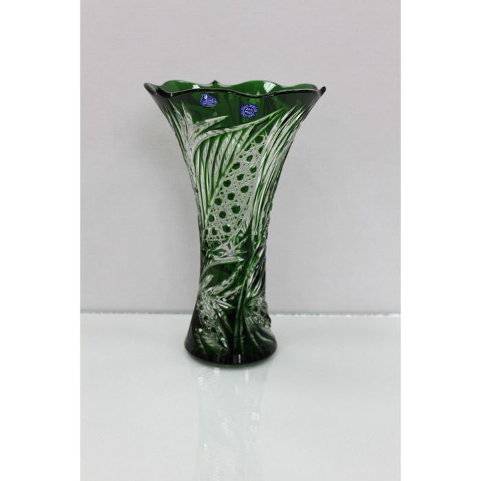 Продажа ваза в россии. Паула Green ваза 18 см ваза хрустальная. Зеленые вазы. Вазы хрустальные зеленые. Ваза хрусталь зеленая.