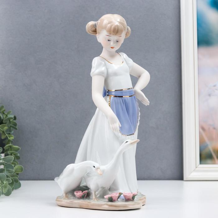 Сувенир керамика "Девочка с гусями" 31х17х15 см - фото 237223