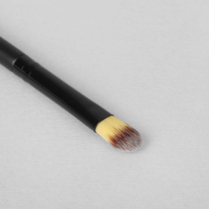 Кисточка бочонок. Кисть для консилера Zoeva. Кисть Манли про 103. Кисть Missha Artistool concealer Brush 104. Кисть concealer (JAF).