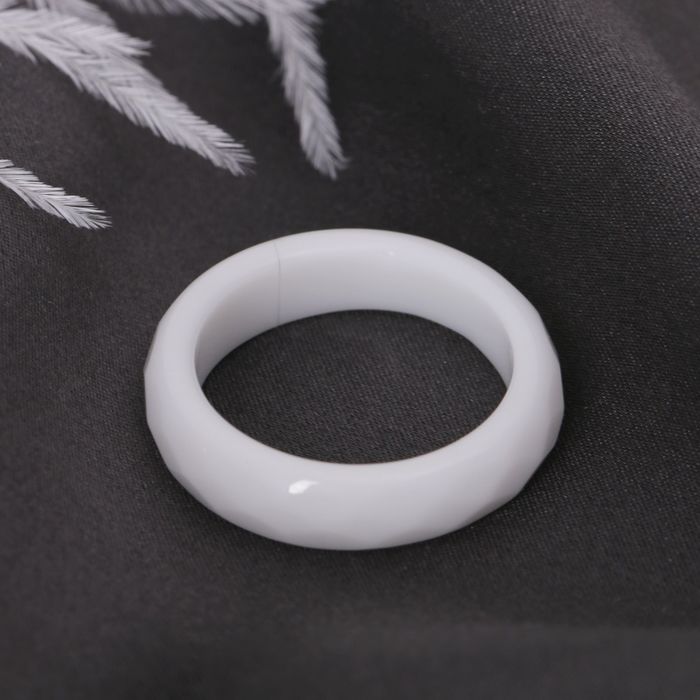 Кольца из белого агата