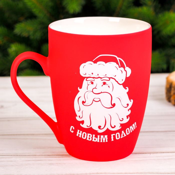 новогодние кружки для двоих. кружки к новому году. новогодние кружки домик. кружка с новогодним декором. набор кружек для двоих.