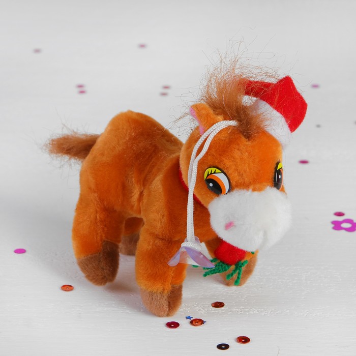 Мягкая игрушка-присоска &quot;Лошадь в шапке с шарфом&quot; цвета МИКС