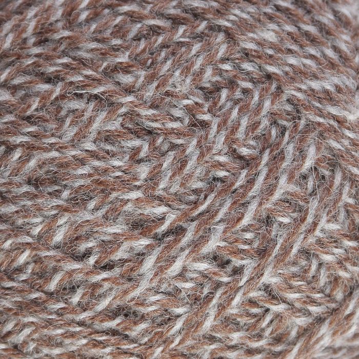 30 wool. Шерсть 70 %. Шерсть 70 класса. Пряжа цвет кофе.