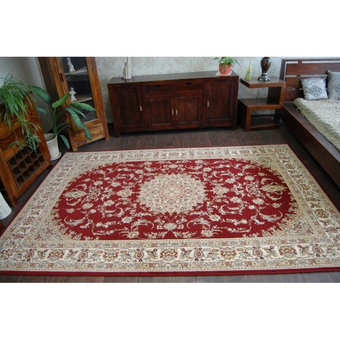 Чай ковров. Ковер Agnella Isfahan Timor Black. Ковер Isfahan Mitra Ruby. Isfahan чай. Чай на ковре.
