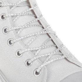 Шнурки для обуви, пара, круглые, серебряная нить, d = 3 мм, 110 см, цвет белый