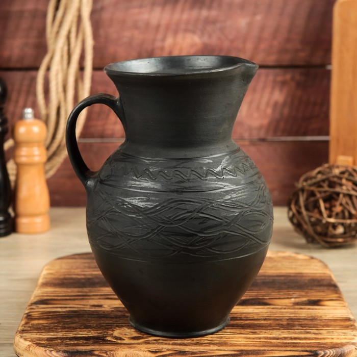 чёрный маленький кувшинчик фарфор. черный кувшин с ручками. черный графин. кувшин керамический черный. черный графин.