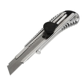 Нож универсальный "РемоКолор", корпус металл, винтовой фиксатор, усиленный, 18 мм