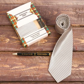 {{photo.Alt || photo.Description || 'Подарочный набор: галстук и ручка &quot;Любимому папе&quot;'}}