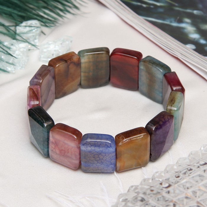 браслет из квадратных бусинок. браслет квадратный камней.