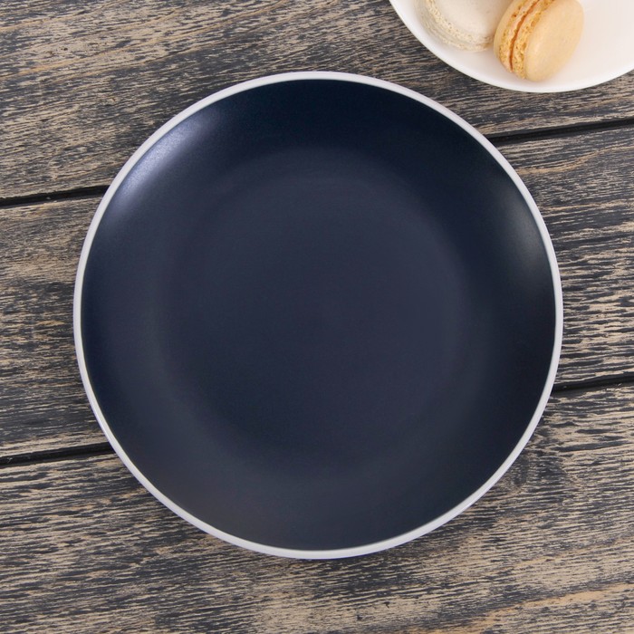 Тарелка матовая. Посуда Доляна ваниль. Тарелка темно синяя. Тарелка матовая синяя. Матовые тарелочки.