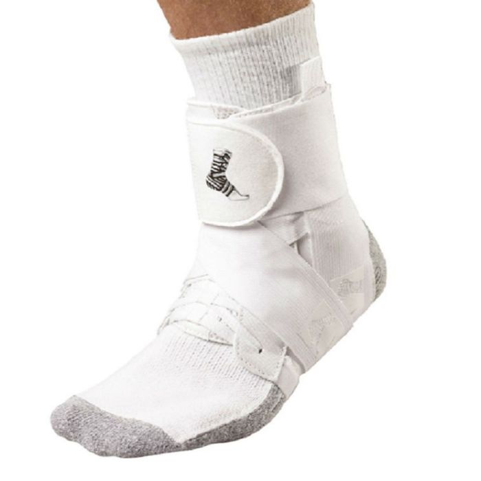 Бандаж на голеностоп (белый) MUELLER 45532 THE ONE ANKLE BRACE MD