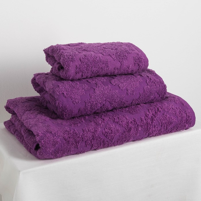 Фиолетовое полотенце. Наборы полотенец фиолетовые. Полотенце фиолетовое мягкое. Ярко сиреневое полотенце.