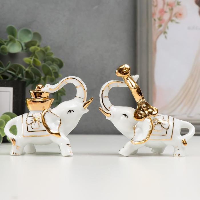 сувенир керамика под фарфор набор 2 шт слоны с золотыми слитками Е-54 8*7 см - фото 8268903