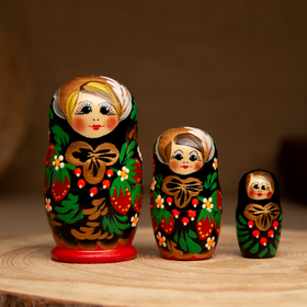 Матрёшка «Хохлома», чёрный платок, 3 кукольная, 9 см в Донецке