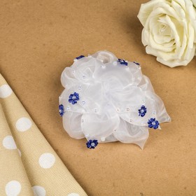 Бант для девочек с резинкой "Жемчужный цветок", с синем цветочным декором 16 см (30 шт)