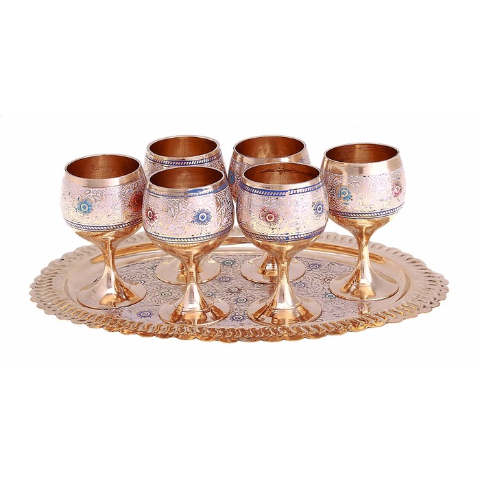 сервировка стола. декорация из стеклопосуды для презентации. приемный пункт здание. грязная посуда на кухне. сервировка стола.