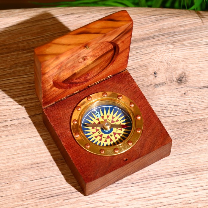 Compass in a wooden box "sun"