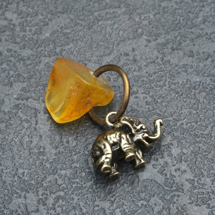 Брелок-талисман "Слон", натуральный янтарь (5 шт)