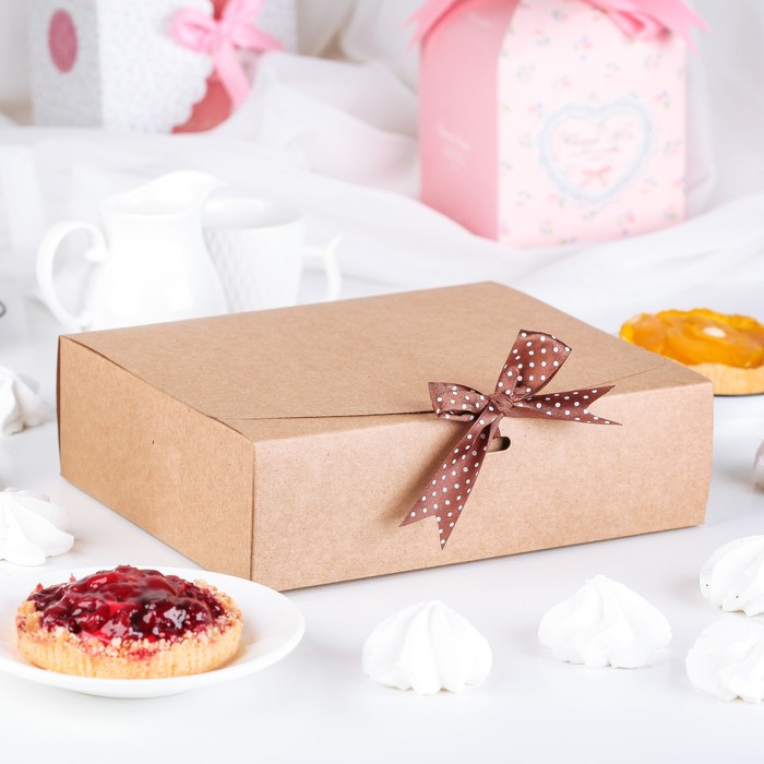 Купить красивые коробку. Красивые подарочные коробки. Красивые коробки для подарков. Упаковочные коробочки для сладостей. Коробка со сладостями.