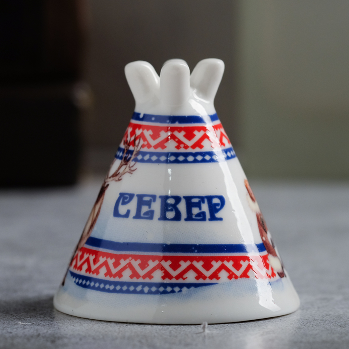 Колокольчик в форме чума «СЕВЕР» (семья эскимосов), 5.5 х 6 см