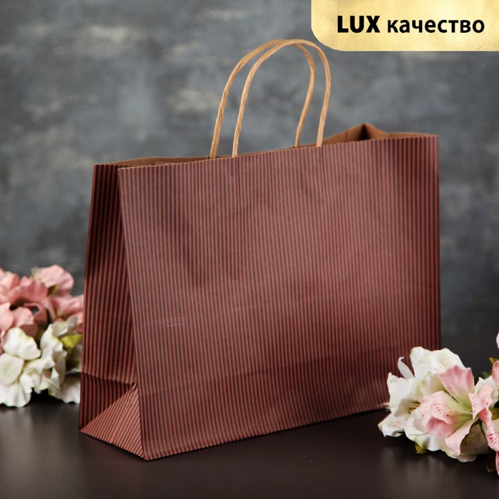 Lux крафт. Luxury пакеты подарочный. Пакет лакшери. Люкс крафт. Флористический крафт Люкс.