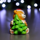 Фигура "Медвежонок сидит с елкой" 8х11х10см - фото 801955192