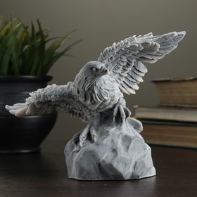 Souvenir "eagle on rock" 14.5 cm