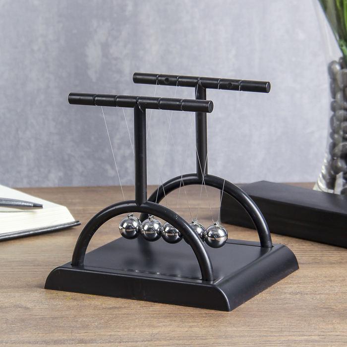Маятник "Качель" чёрный 11,4х13,5х13,5 см - фото 798104389