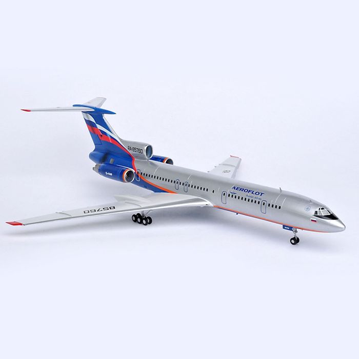 Сборная модель "Пассажирский самолёт Ту-154М"