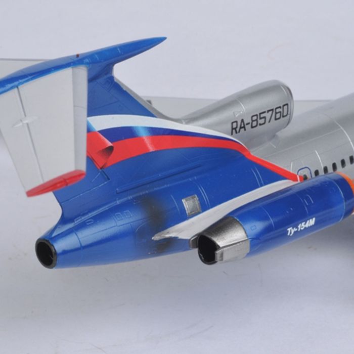 Сборная модель "Пассажирский самолёт Ту-154М"