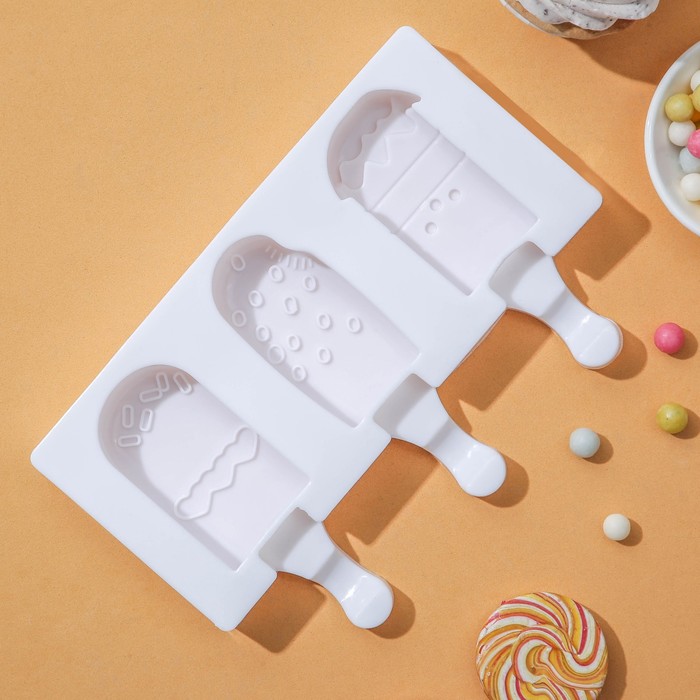 Форма для мороженого «Эскимо со сладостями», 3 ячейки (7×4,2 см), 19,5×17,7 см, цвет МИКС