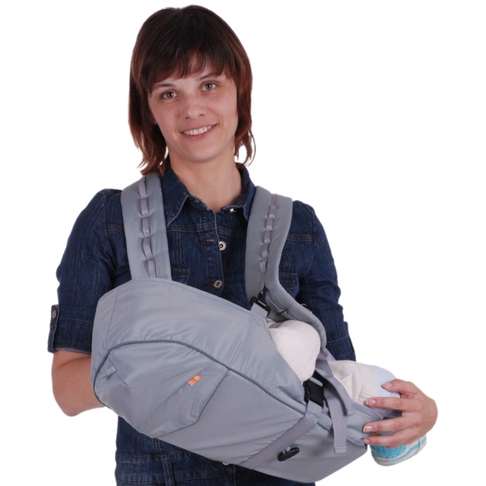 Кенгуру с ребенком в сумке