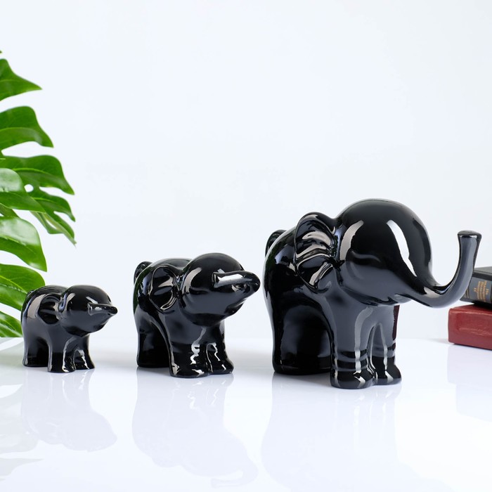 Набор фигур "Семья слонов" черный, 57х15х9см - фото 8358399