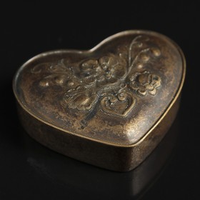 Casket Antique heart. 