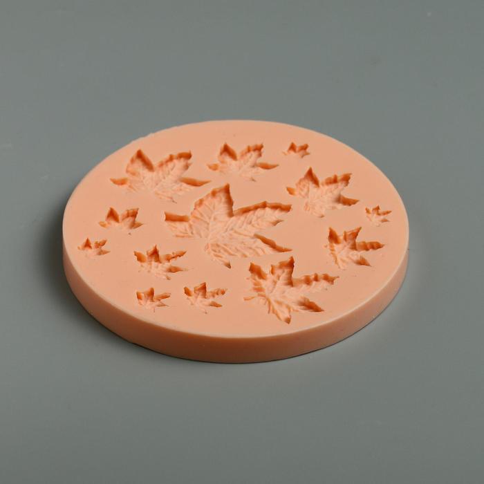 Молд силикон №738 "Кленовый лист" 3,5х3,5 см, 1х1 см - фото 798262276