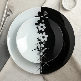 Сервиз столовый на 6 персон «Ромашки», 7 предметов: 6 тарелок d=20 см, 1 тарелка d=30 см